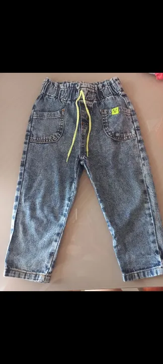 Calça Jeans marca MOMI Infantil com Detalhe de Cordão