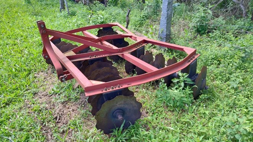 Grade niveladora Tatu 24 discos - Foto 2