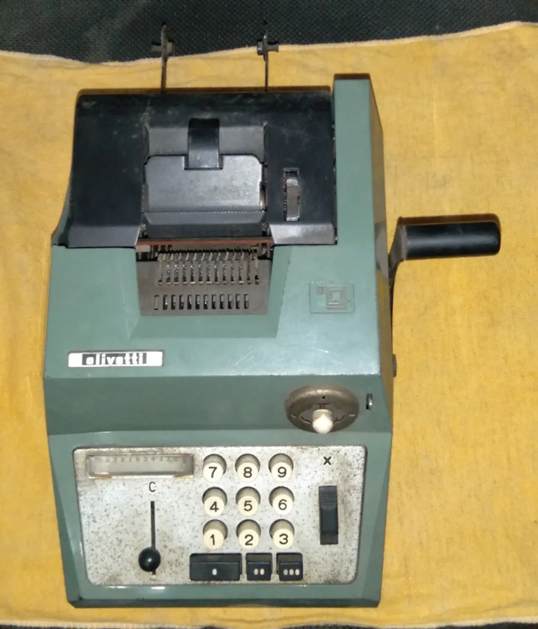 Calculadora manual antiga - Olivetti