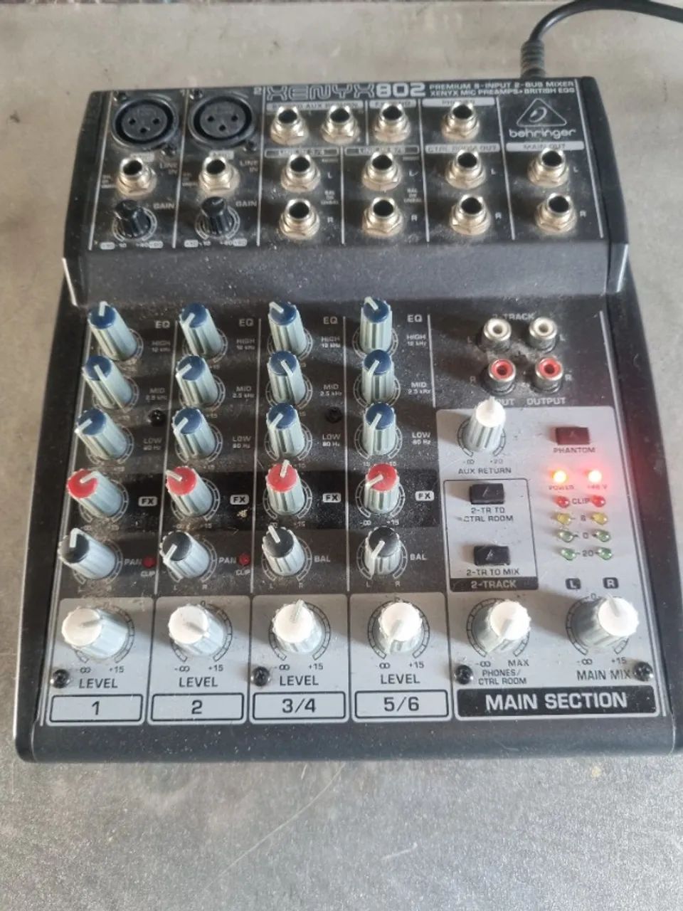 Mesa De Som Behringer Xenyx 802 6 Cana tudo funciona perfeitamente - Foto 3