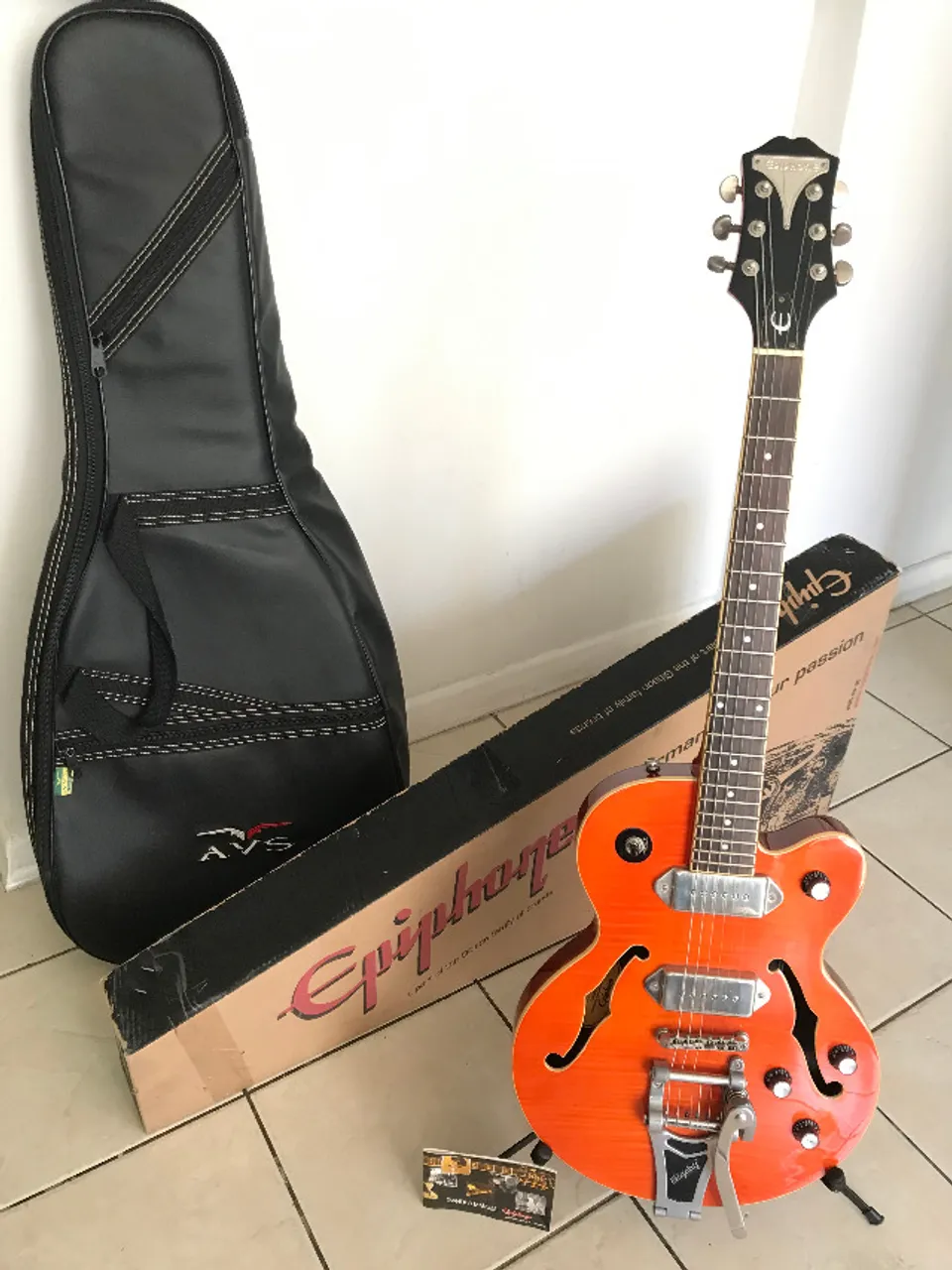 Guitarra Epiphone Wildkat Orange Limited Edition na Caixa com Manual e Capa AWS brinde
