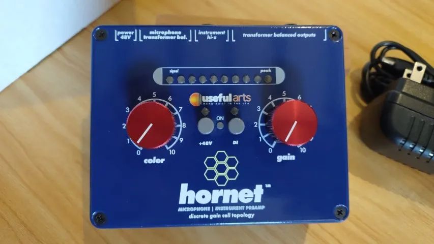 Useful Arts Hornet (preamp De Microfone E Instrumento / Di) - Foto 3