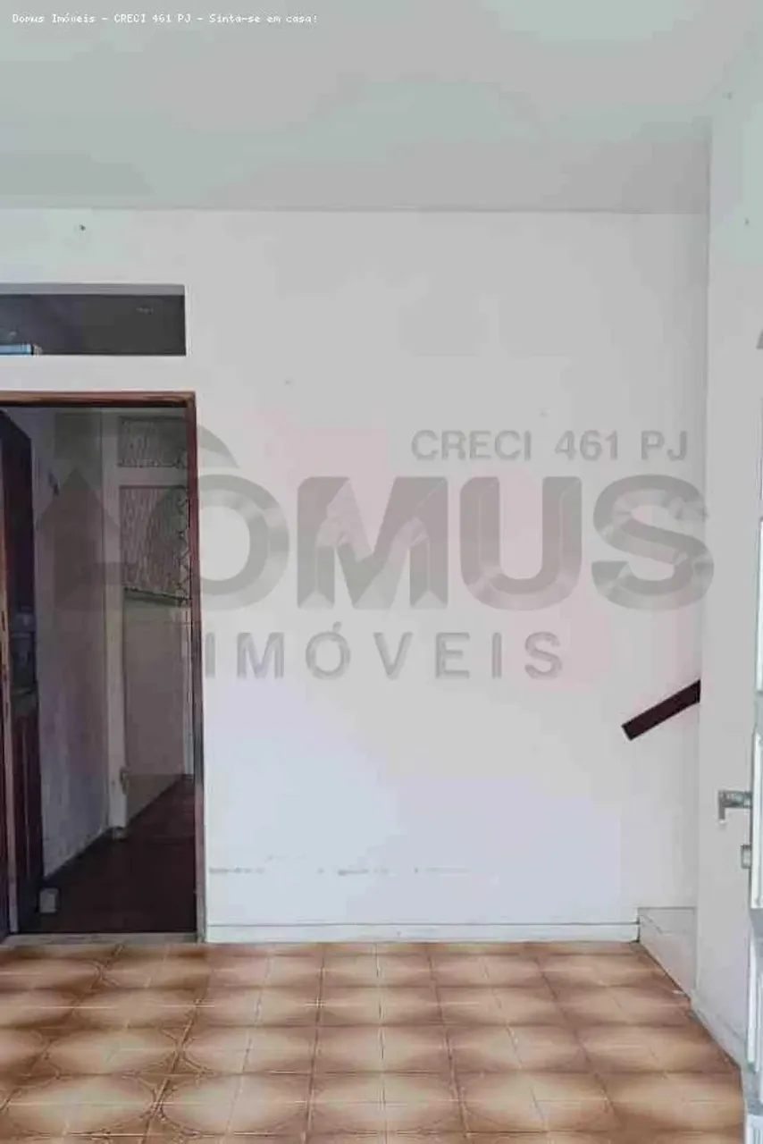 Casa no Bairro São José com 5 Quartos, Quintal, Varanda, Área de Serviço e Mais.