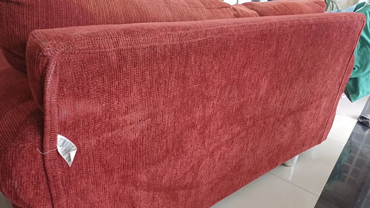 Sofá vermelho macio64985850162817122