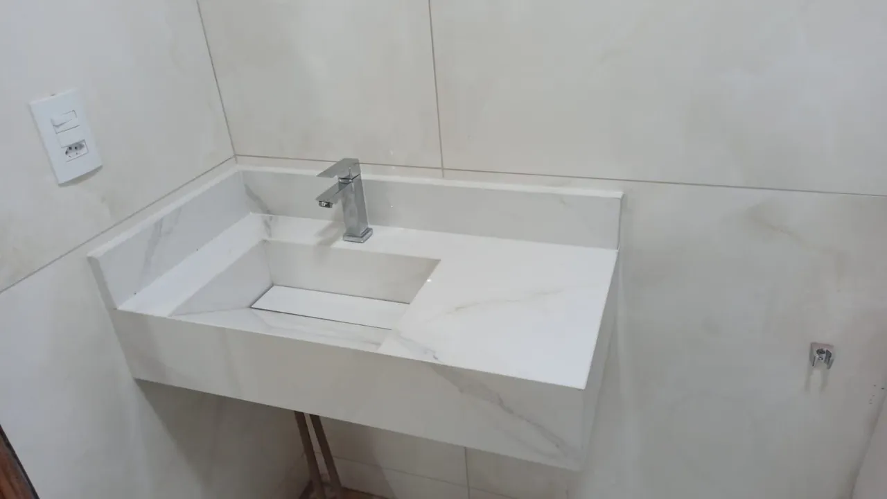 Cuba de banheiro em porcelanato