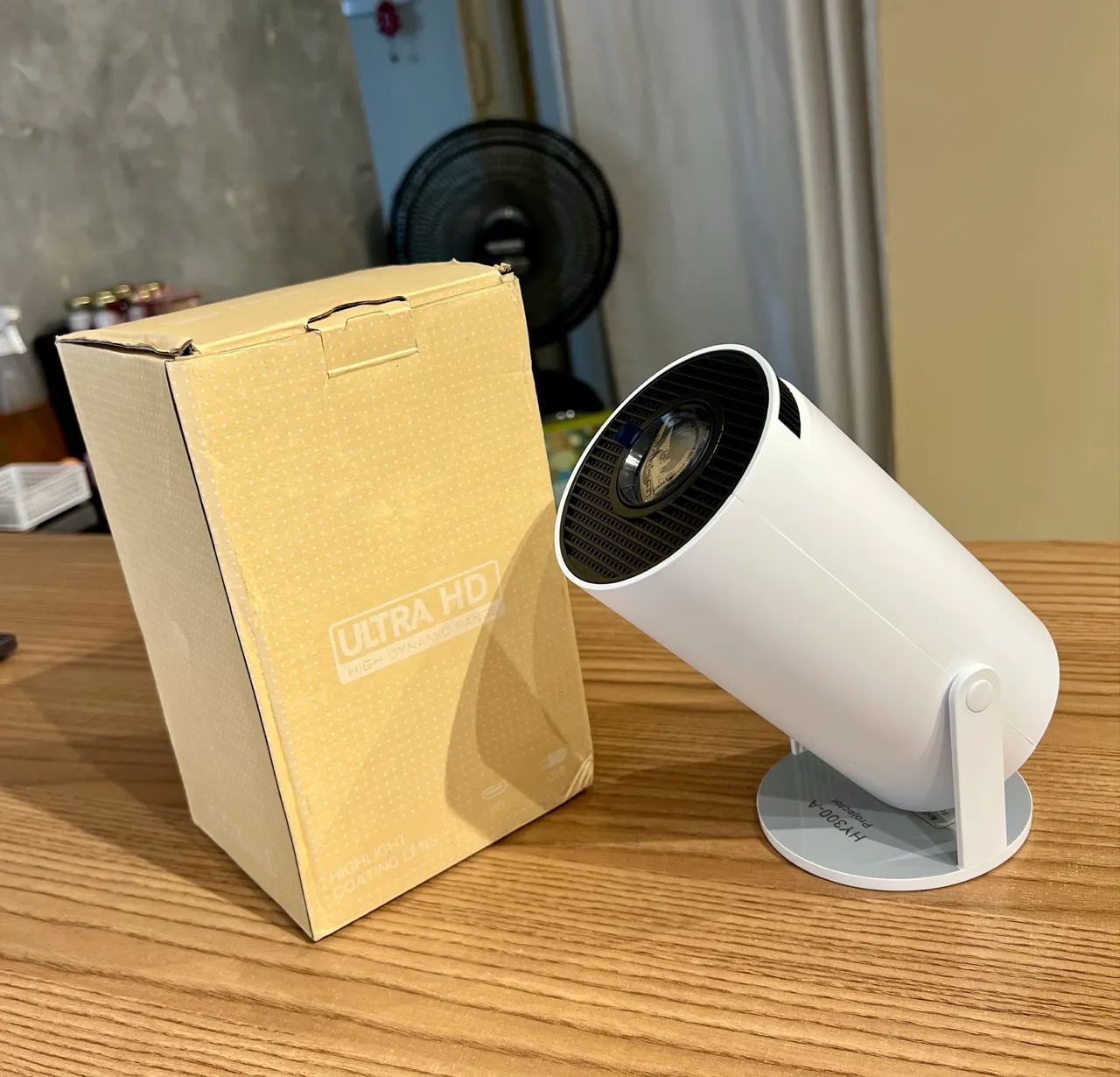 Liquidação Projetor 4K HY300 - Cinema em casa com alta qualidade