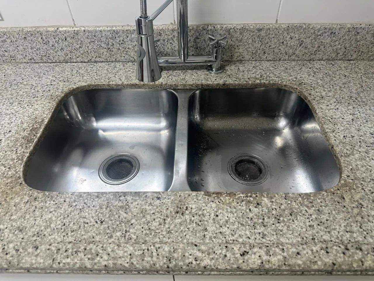 Pia cuba dupla e bancada de granito Itaúnas  - Foto 3