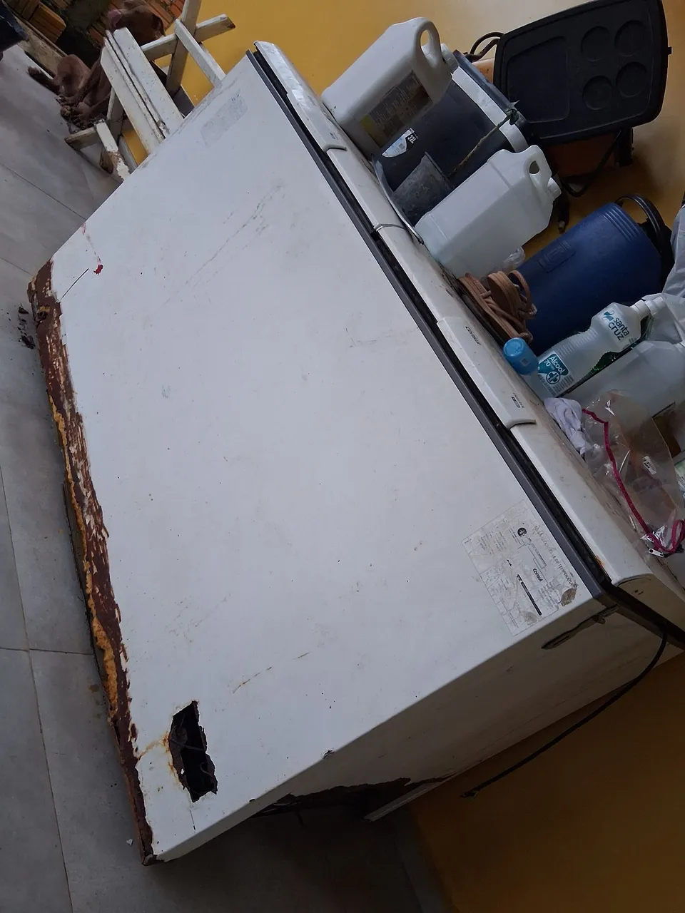 Freezer horizontal Consul com avaria