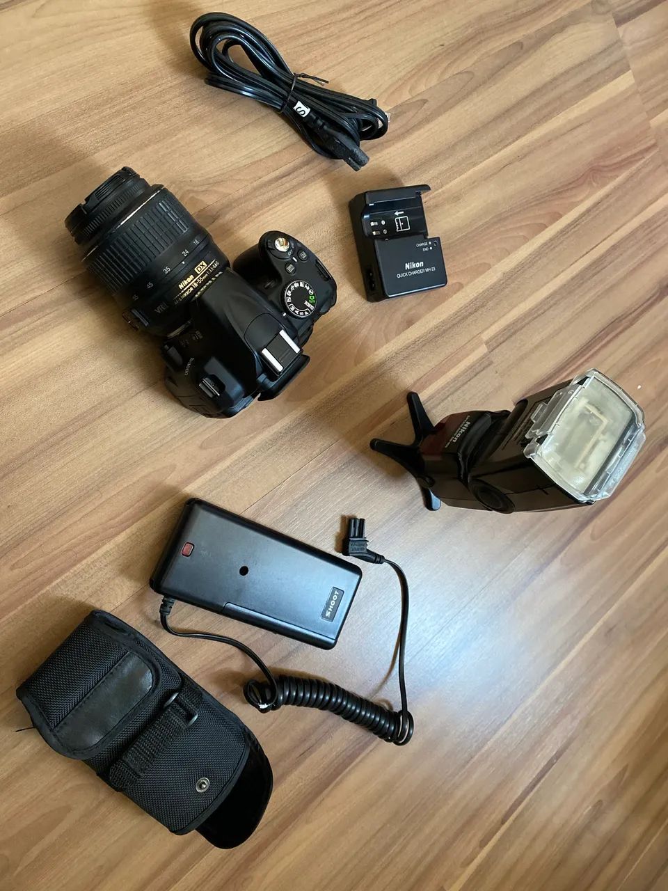 Câmera Nikon D3000 e Flash Nikon SB900 - Foto 4