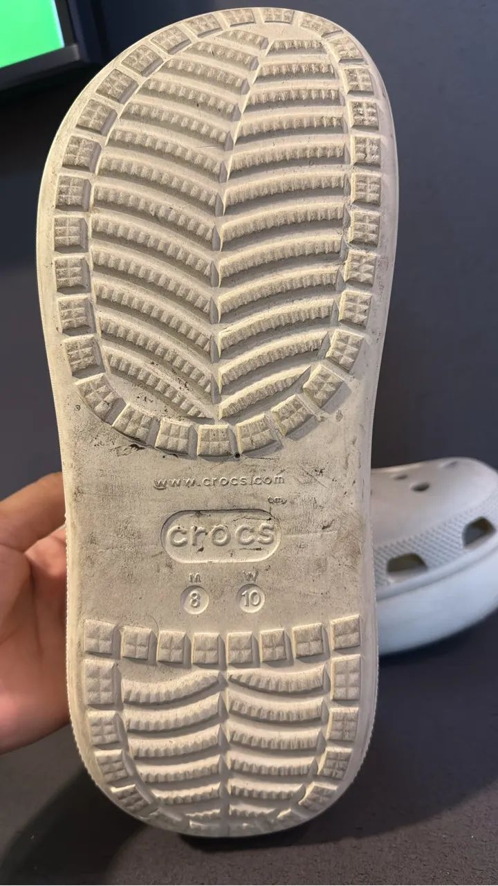 Crocs original, cor bege tamanho 39 BR, veste perfeitamente quem calça 38. - Foto 2
