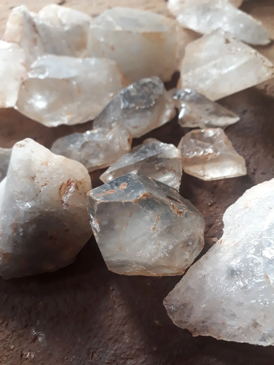 Cristais bom semi puros transparentes forma pirâmide cristal de ponta