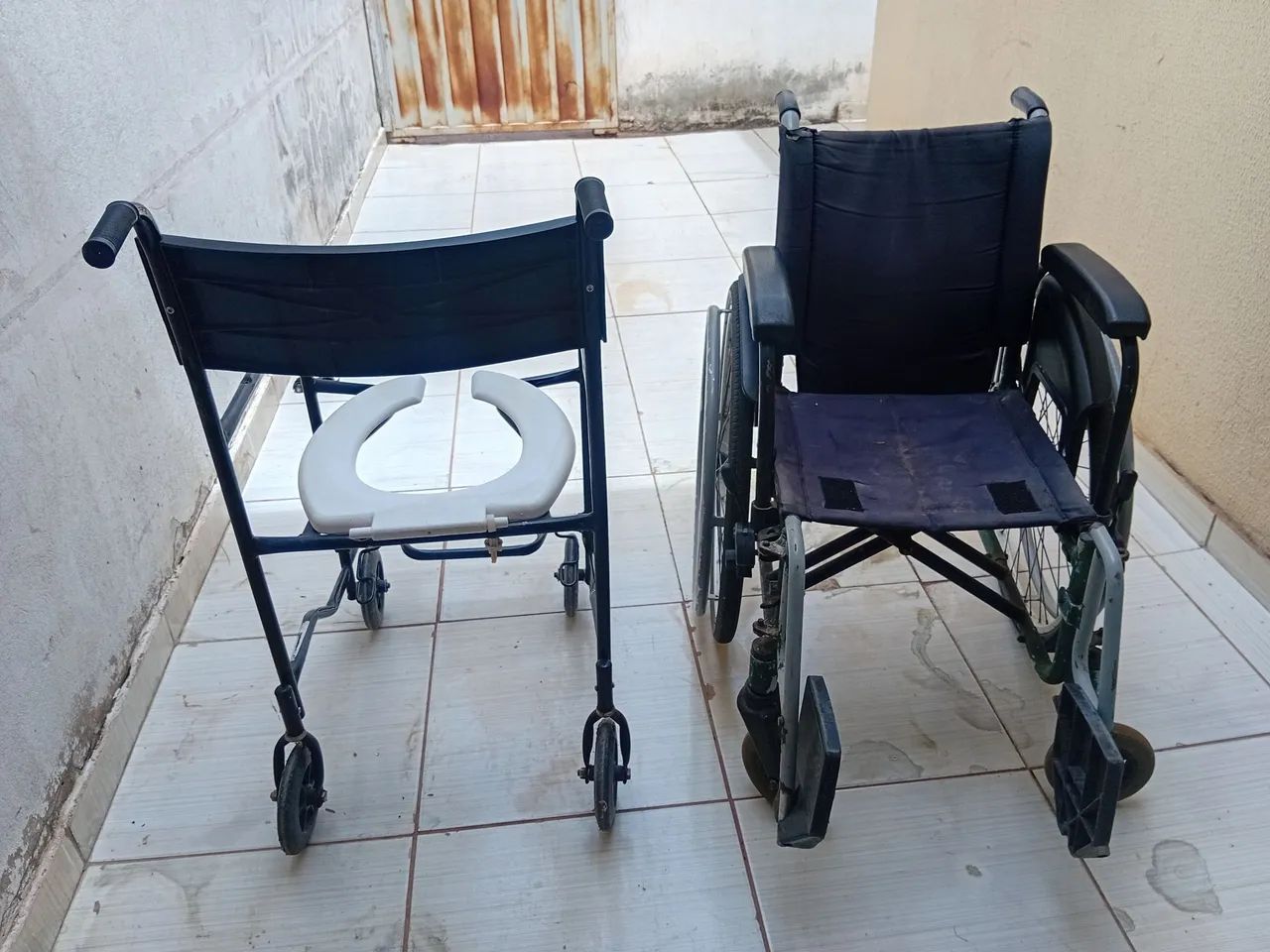 Cadeira de rodas e de banho para idosos - Foto 2