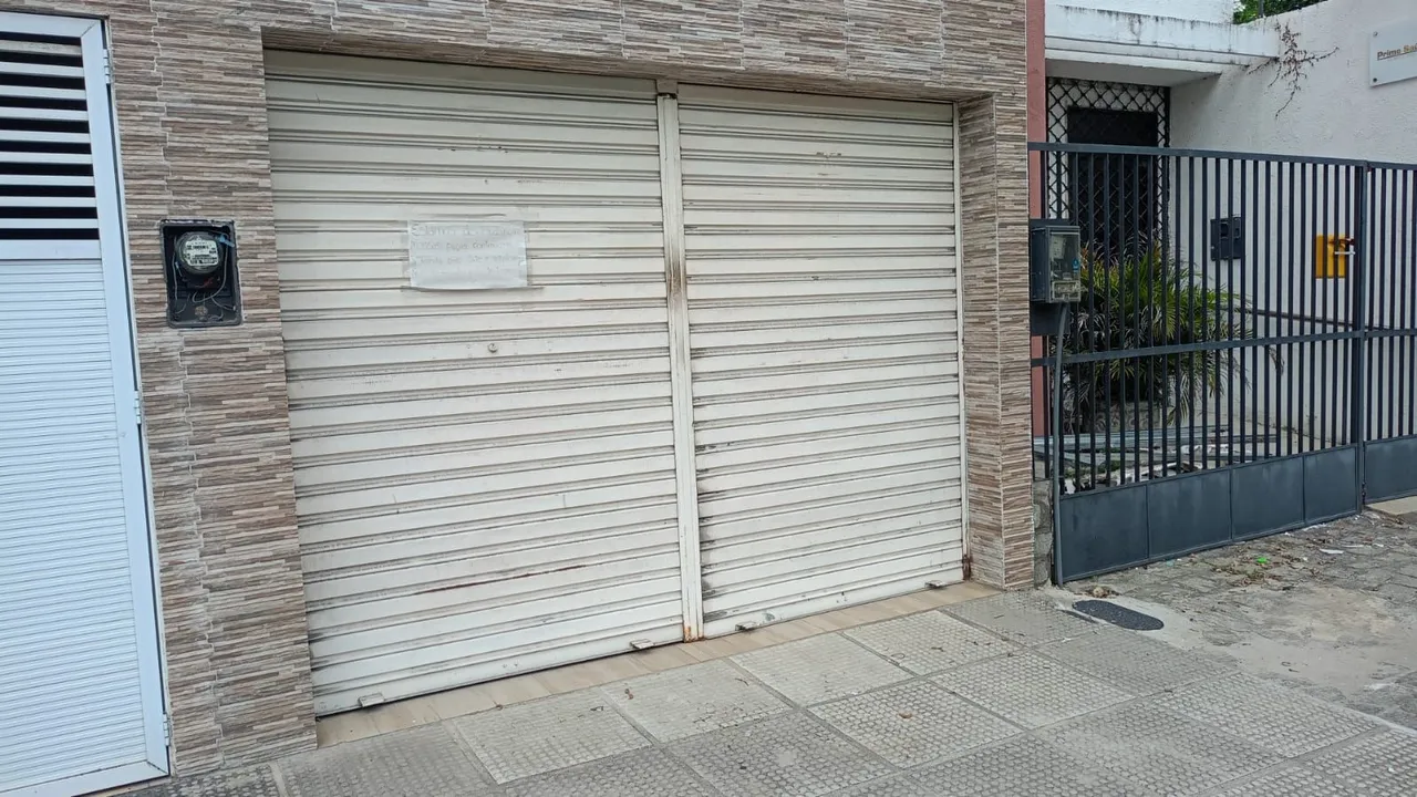 Porta de rolo completa largura 3 m altura 2, 40 valo $1100 só ligar * ou zap
