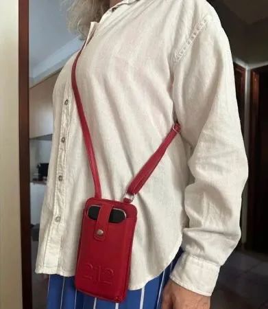 Bolsa Transversal porta celular 212 vermelha  - Foto 4