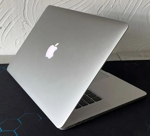 MacBook Pro Retina 15? Intel Core i7 Quad-Core 2.2 GHz /16GB/SSD