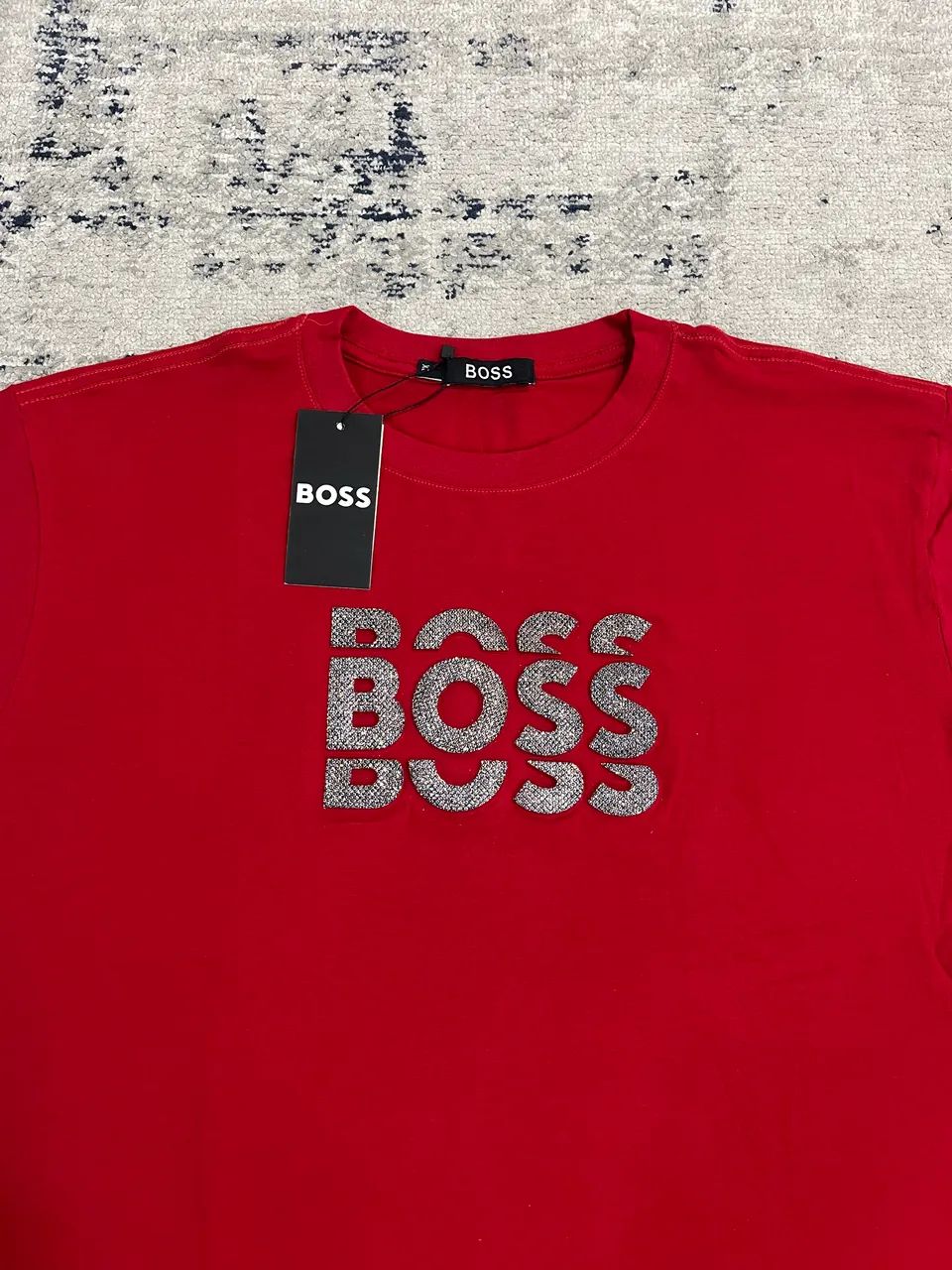 Camiseta Hugo Boss Malha Peruana Vermelha Logo Brilhante  - Foto 2