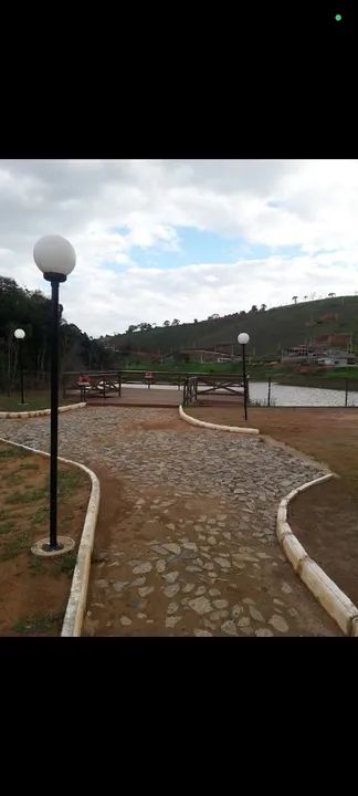 Terreno com piscina e área verde em local tranquilo - Foto 2