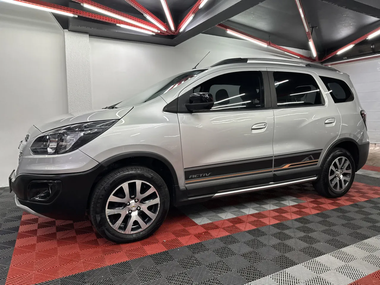 GM - Chevrolet SPIN ACTIV 1.8 8V Econo. Flex 5p Aut. 2016 Flex