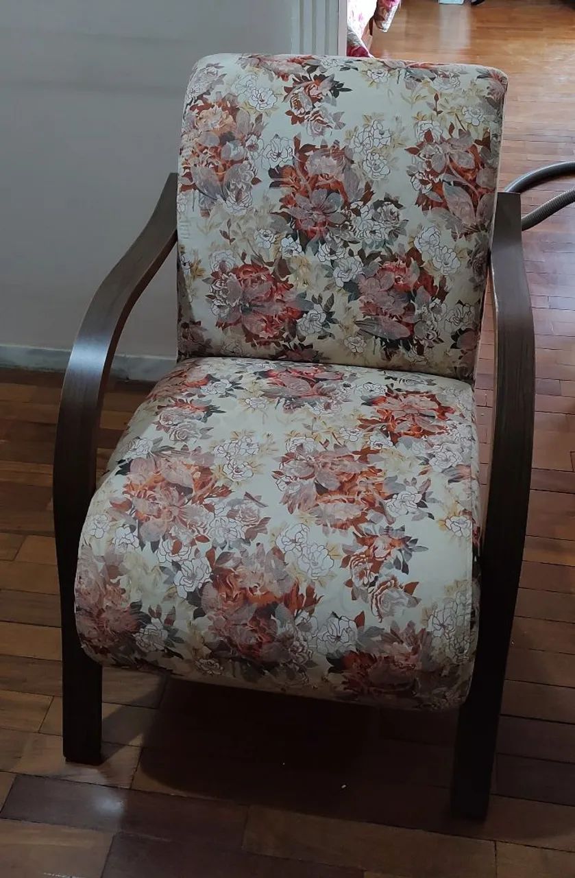 POLTRONA CONFORTÁVEL 