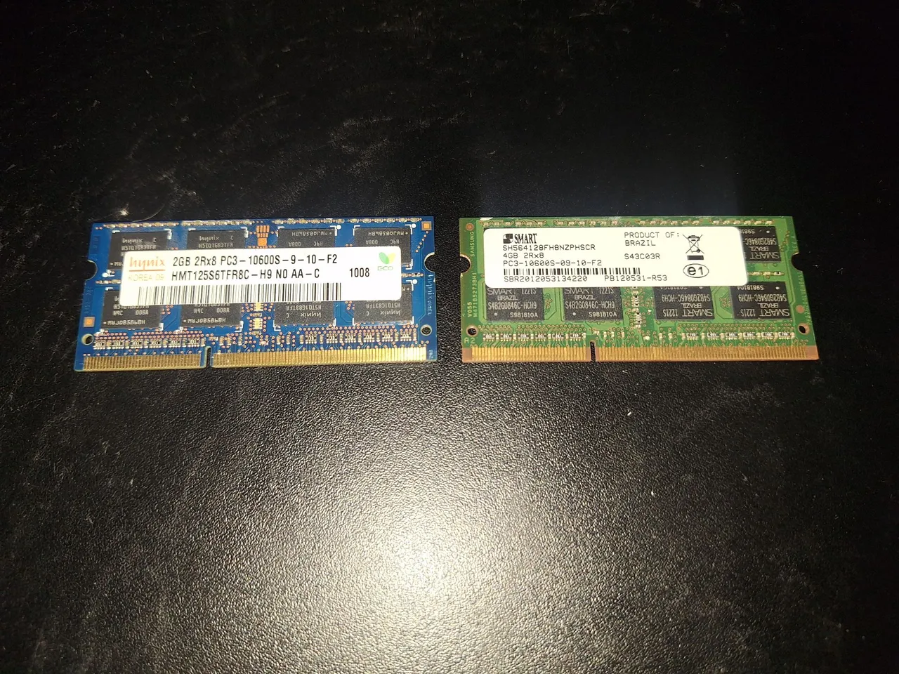Memória RAM 2GB DDR3 1333MHz Hynix e 4GB DDR3 Smart