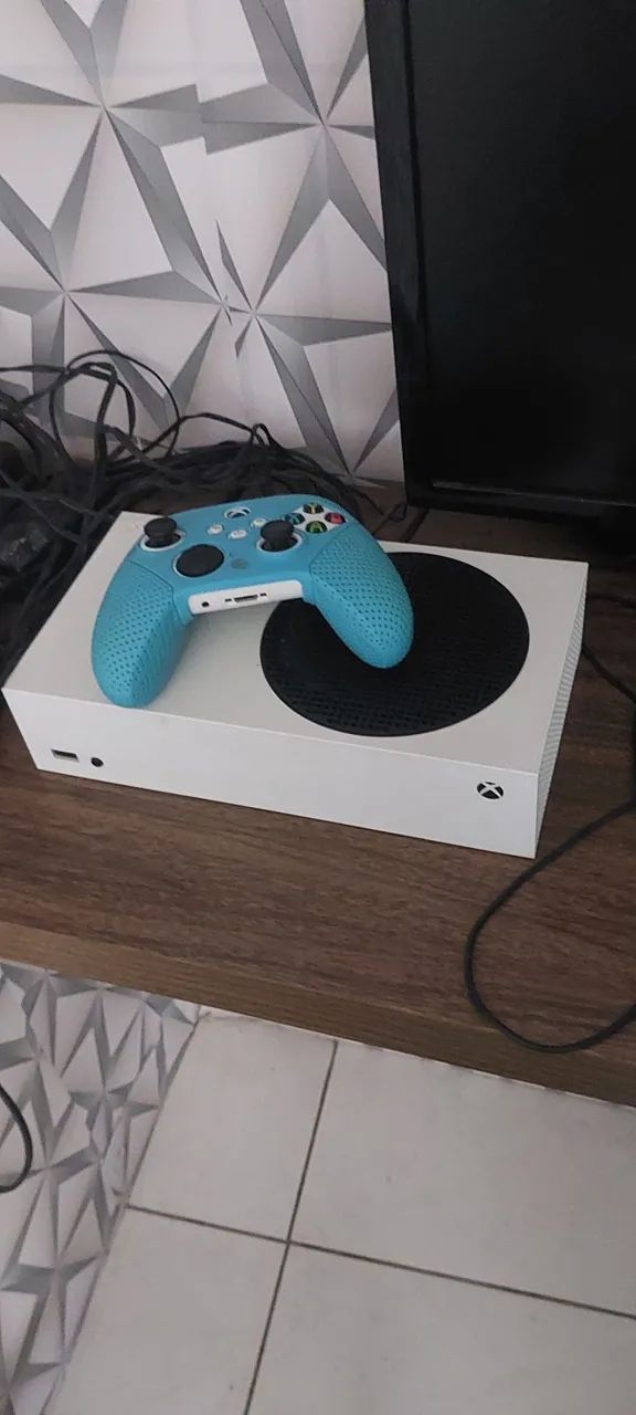 X box series s com um controle - Foto 2