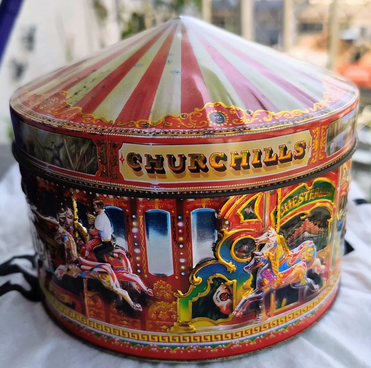 Lata (vazia) circo - Churchills.