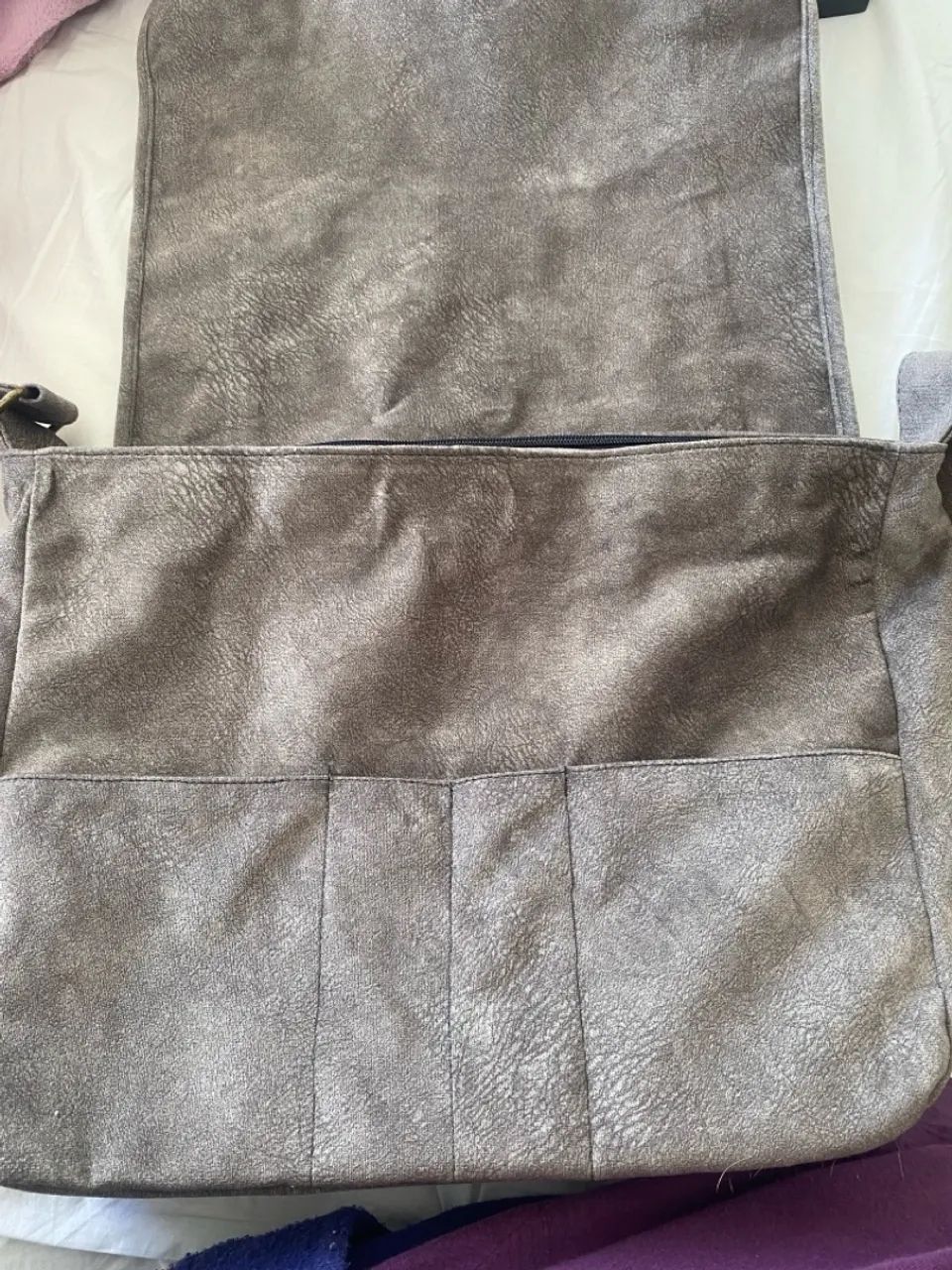Bolsa grande de camurça cinza - Foto 2