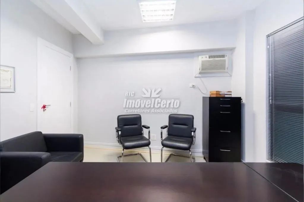 Salas Comerciais no Edifício Champagnat Premium, com 238m² Útil - Foto 3
