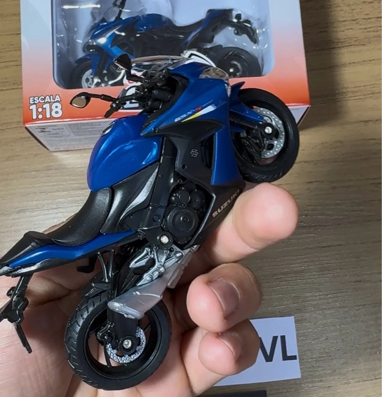 Miniatura Suzuki GSX-S1000F Coleção 1:18 - Foto 2