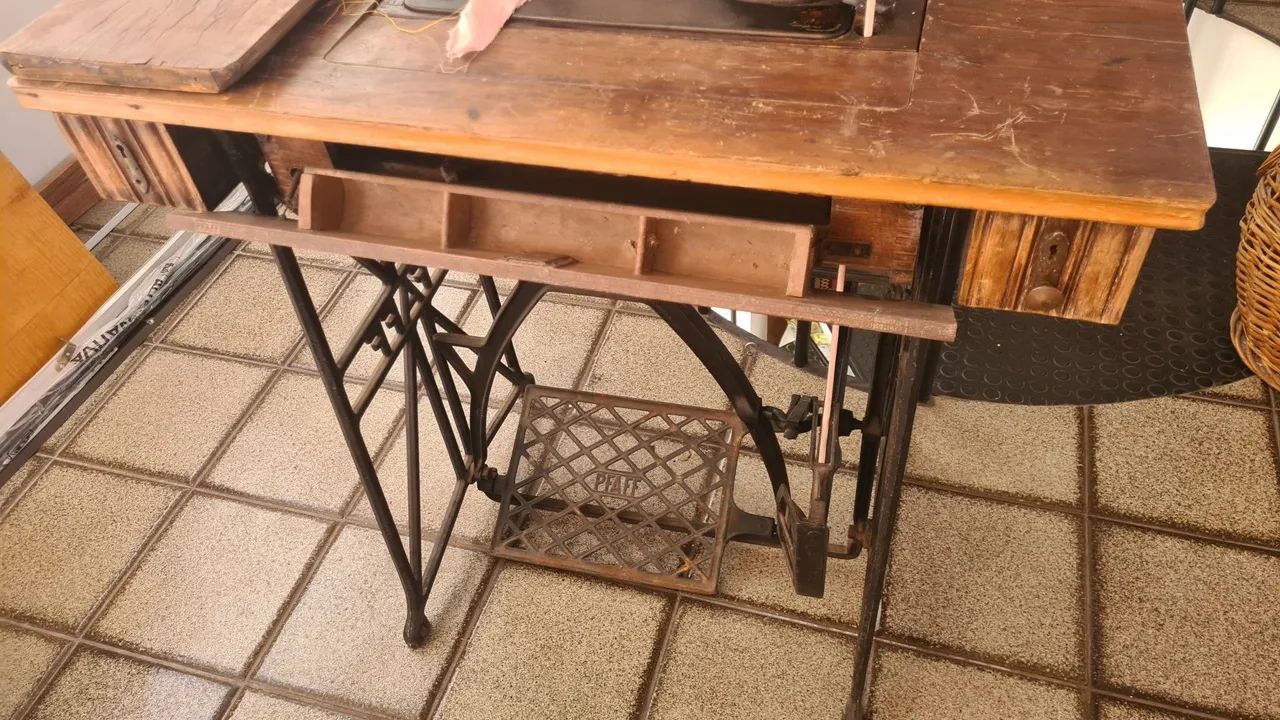 Maquina de Costura Antiga  Pfaff - Foto 5