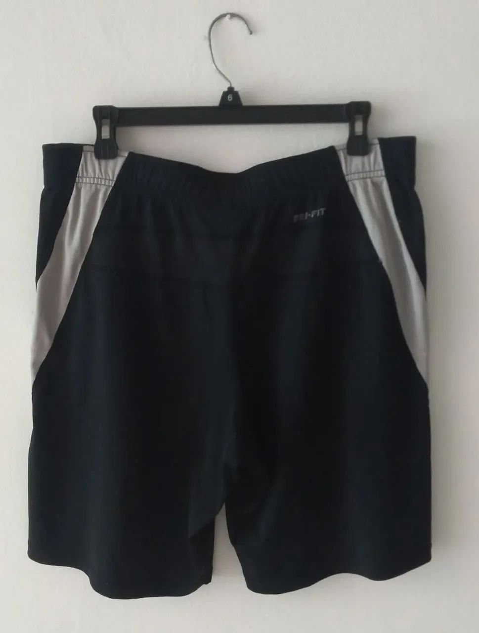 Bermuda de treino Nike preto com detalhes cinza - Foto 3