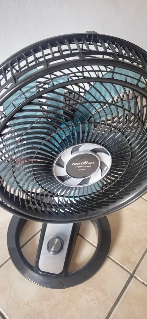 Ventilador de Mesa Britânia 17W Turbo