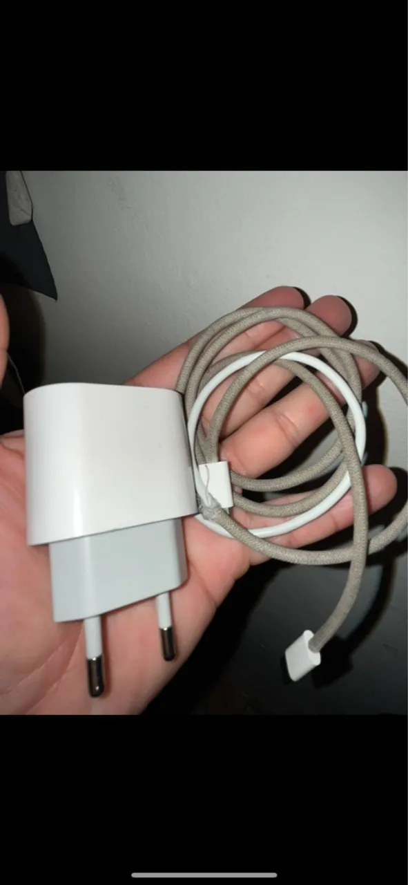 Cabo iPhone 15 pro Max original