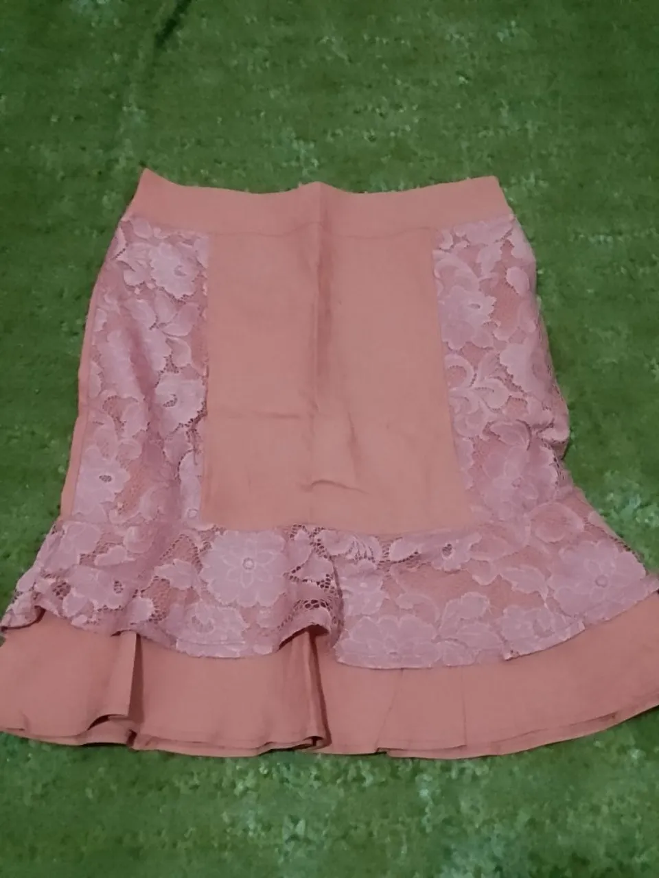 Saia Rosa com Renda e Babado