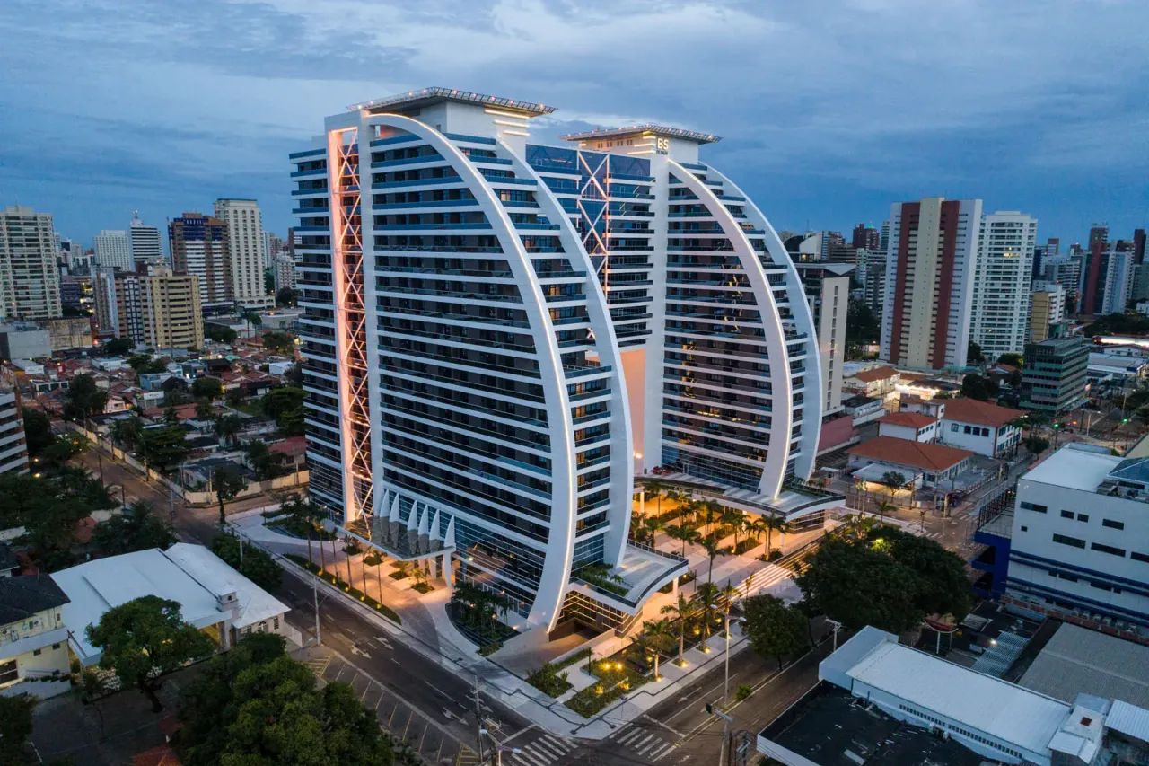 SALA COMERCIAL DE 30M², COM 1 VAGA, NO MELHOR PRÉDIO COMERCIAL, O BS DESIGN