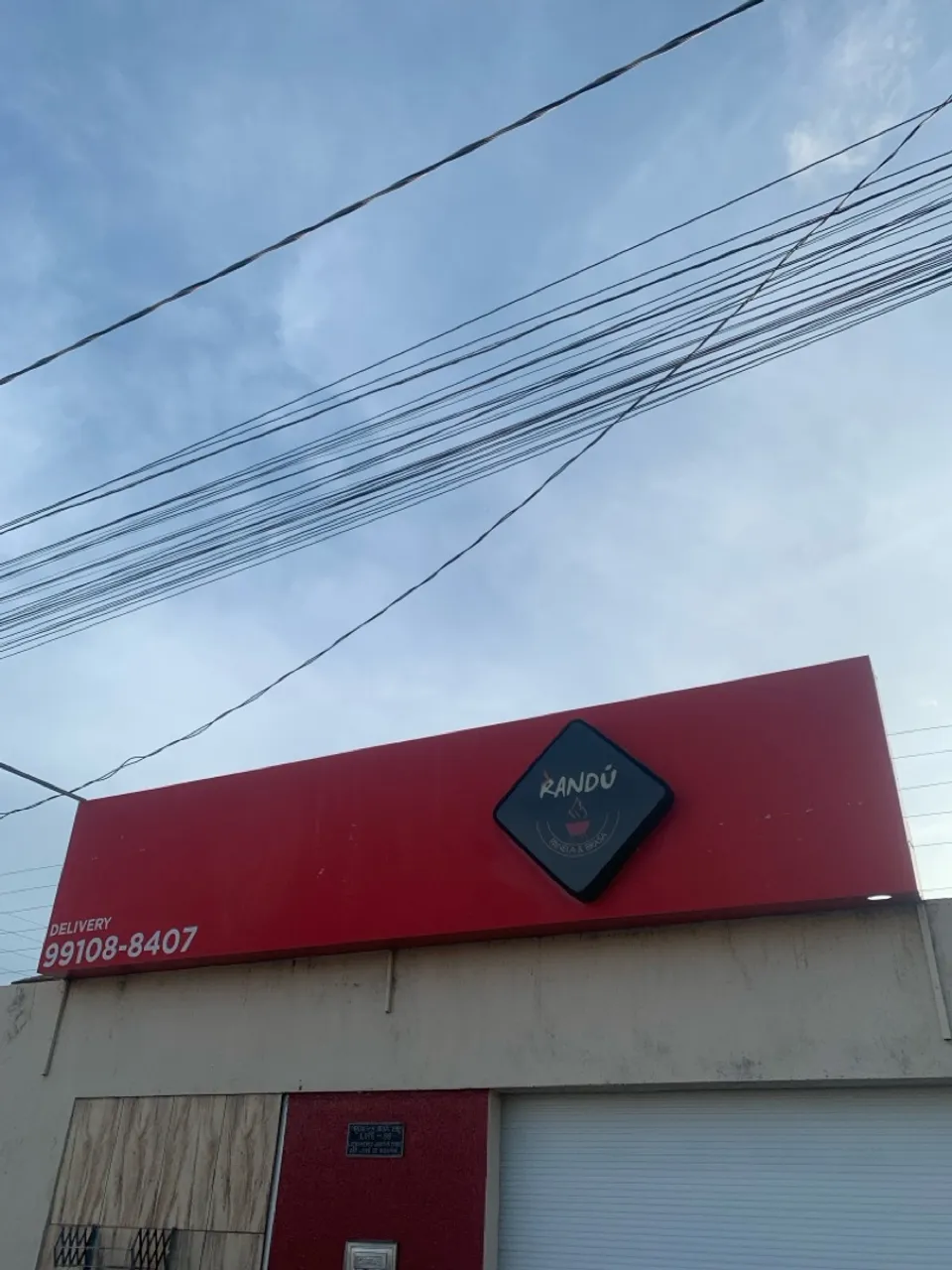 Placa de ACM (480.00 reais) 4,60m de largura por 1m de altura