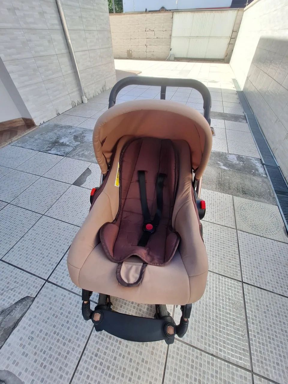 Carrinho de Bebê Luxo Dourado + bebê conforto - Foto 5