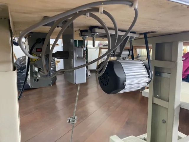 Máquina Fechadeira de Braço Sun Special SS927 motor silencioso Semi nova com Acessórios - Foto 4