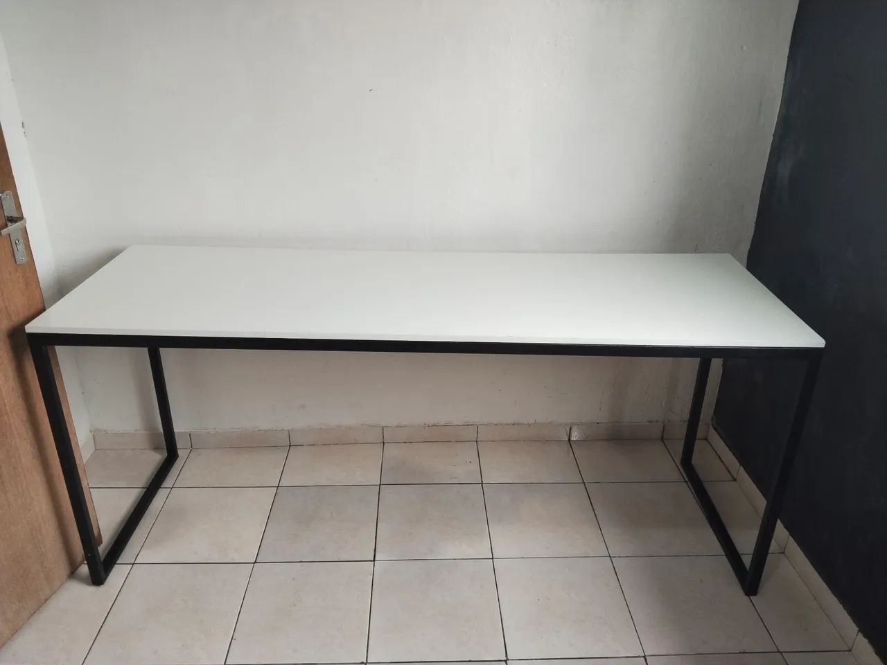 Mesa 180x60 para setup.64717307628801121