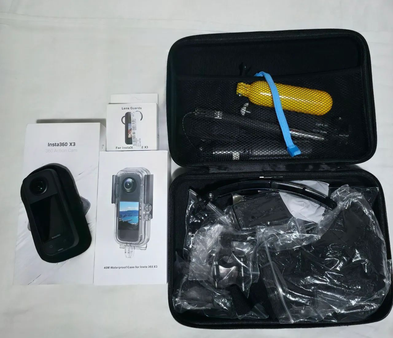 Insta360 X3 - Câmera de Ação INSTA 360° + Acessórios