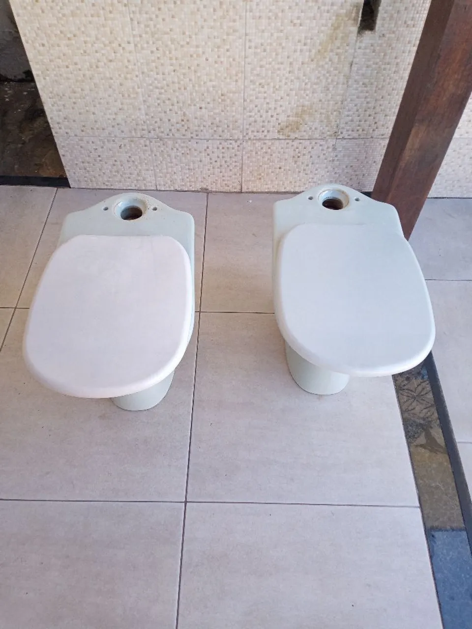 2 Vasos Sanitários celite usado sem as caixas