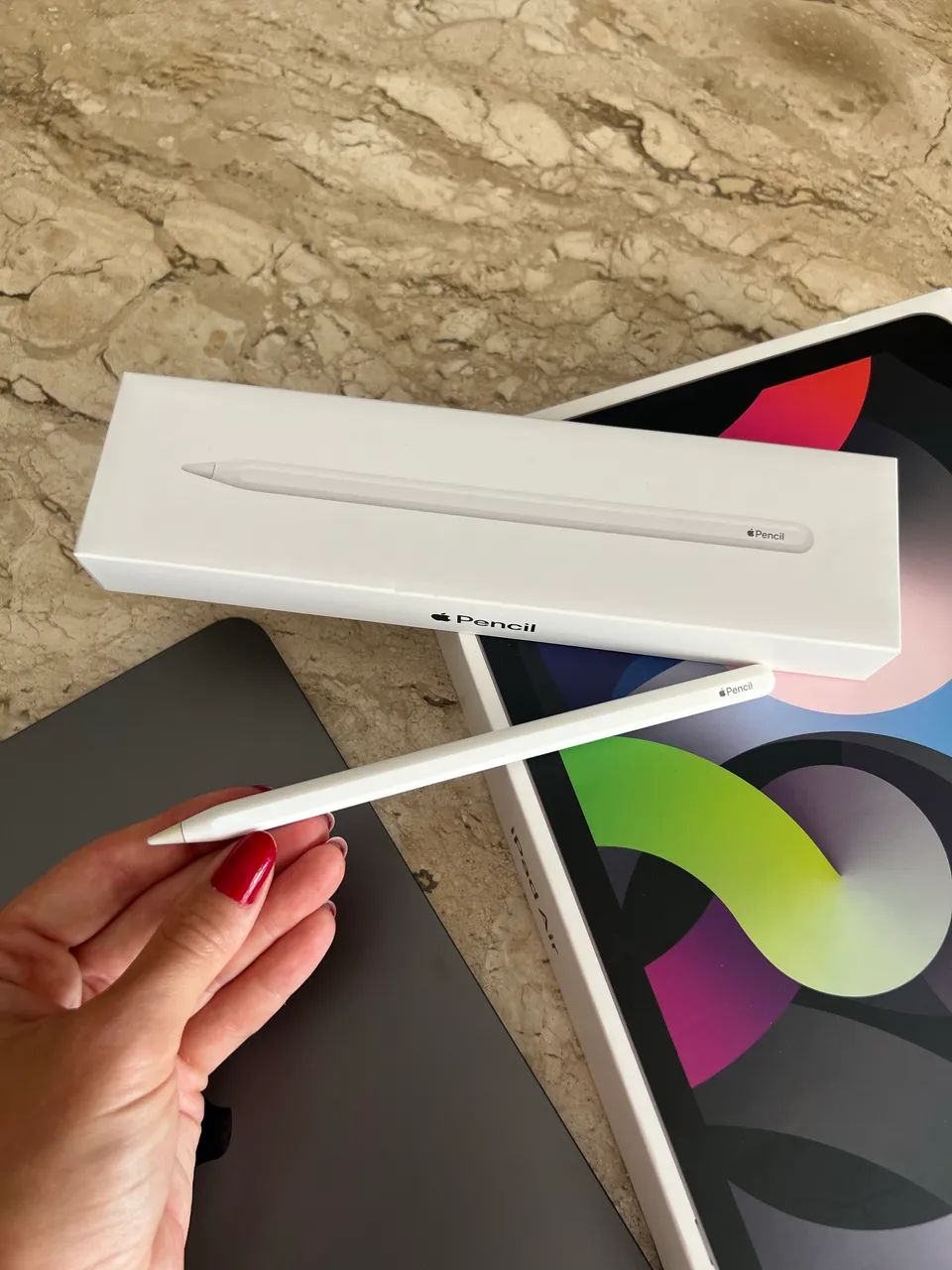 iPad 4ª geração Wi-Fi 256gb space gray + Apple Pencil 2ª geração