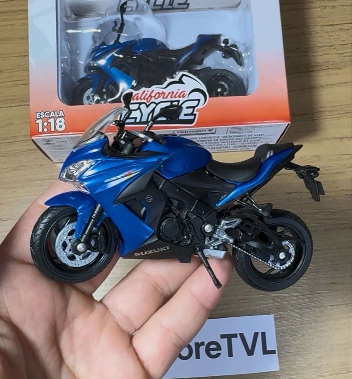 Miniatura Suzuki GSX-S1000F Coleção 1:18