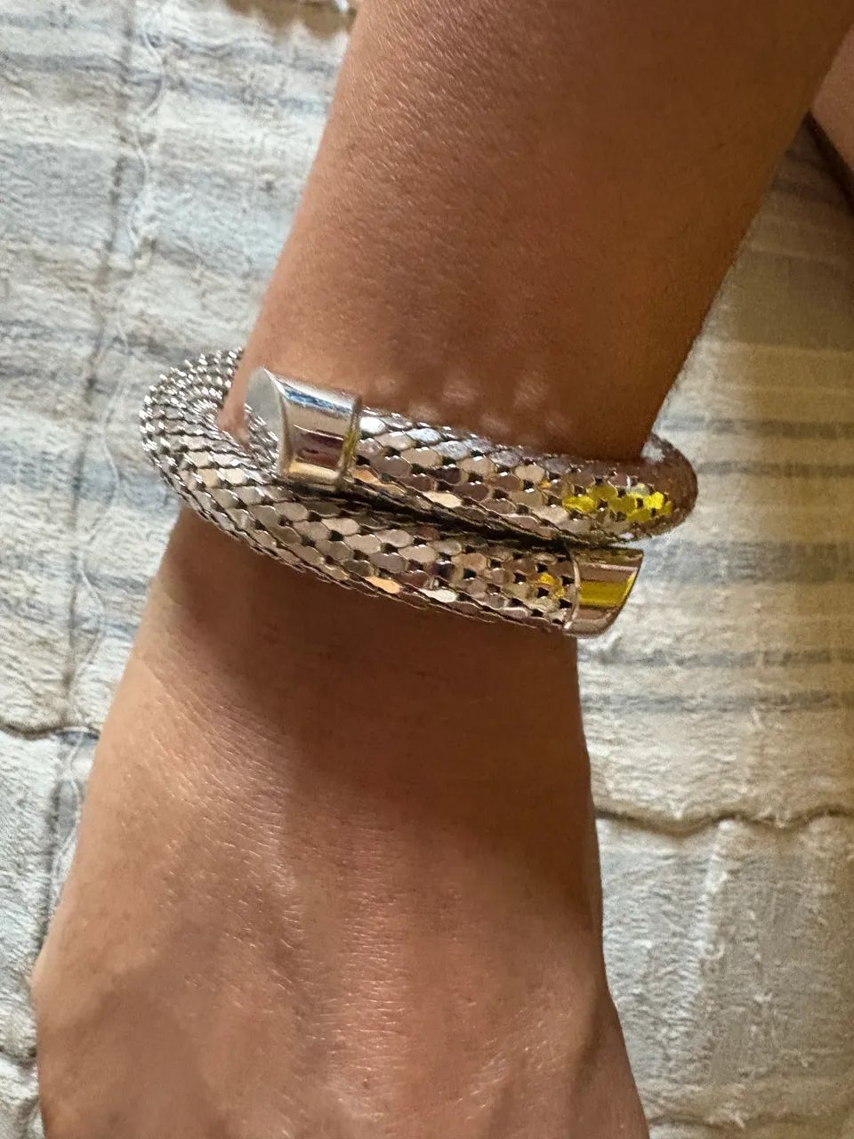 Bracelete estiloso prateado - Foto 3