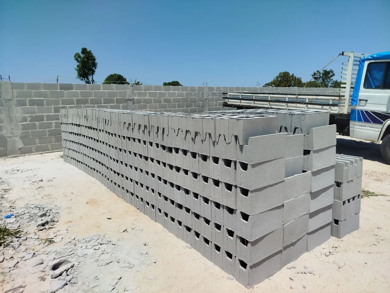 BLOCOS DE CIMENTO 64301926467970120