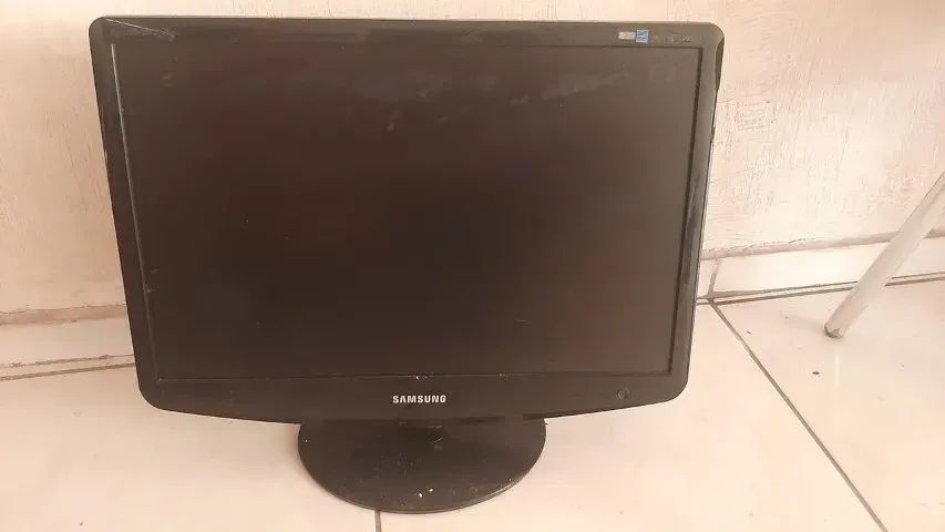 Monitor de 22' Samsung Obs: leia descrição!