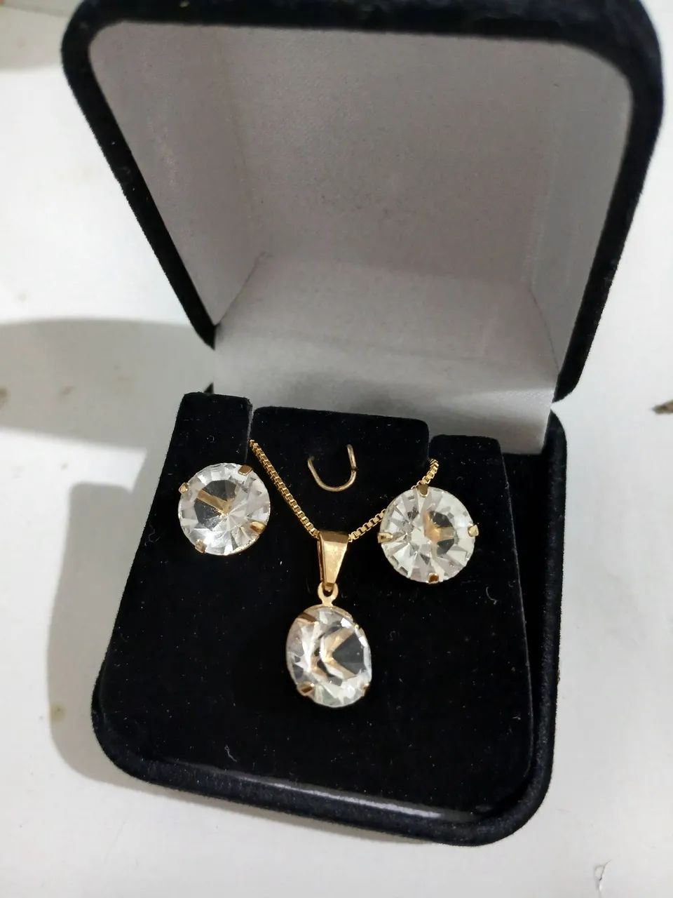 Conjunto de corrente e brinco folheado