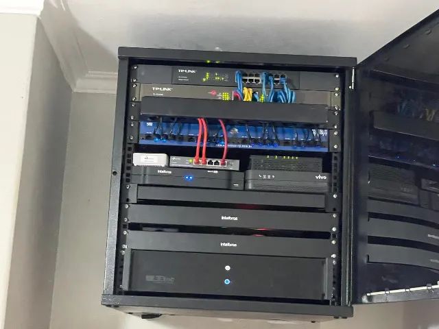 Serviço de Instalação de Redes e Cameras para empresas - Foto 2