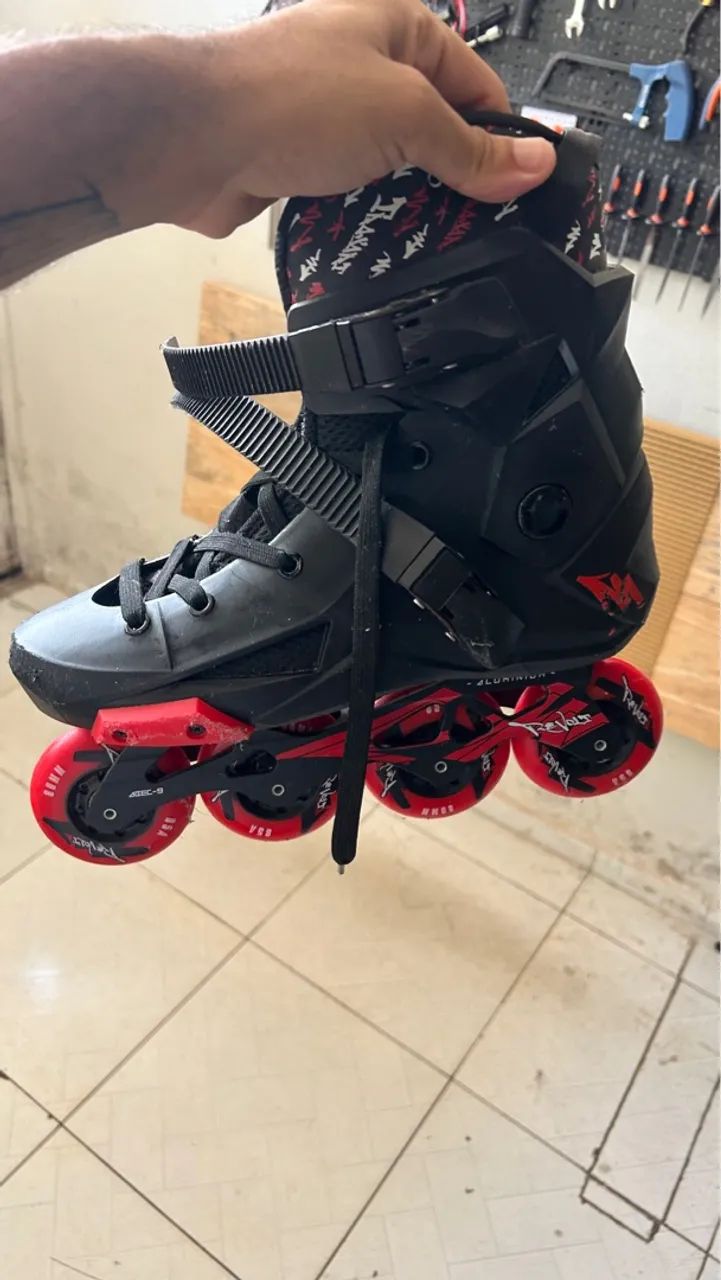 PATINS REVOLT TRAXART N° 43/44