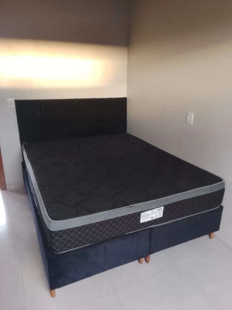 Cama queen usada 1 mês
